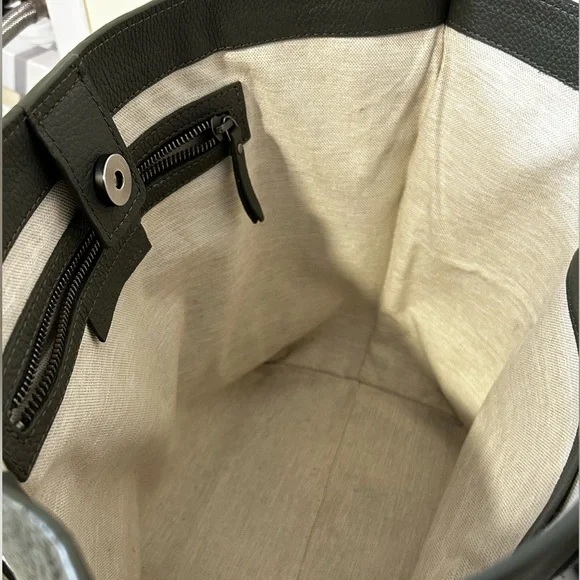 100% AUTHENTIC ETIENNE AIGNER LEATHER ADELINE LOGO TOTE SHOULDER BAG - Picture 4 of 11